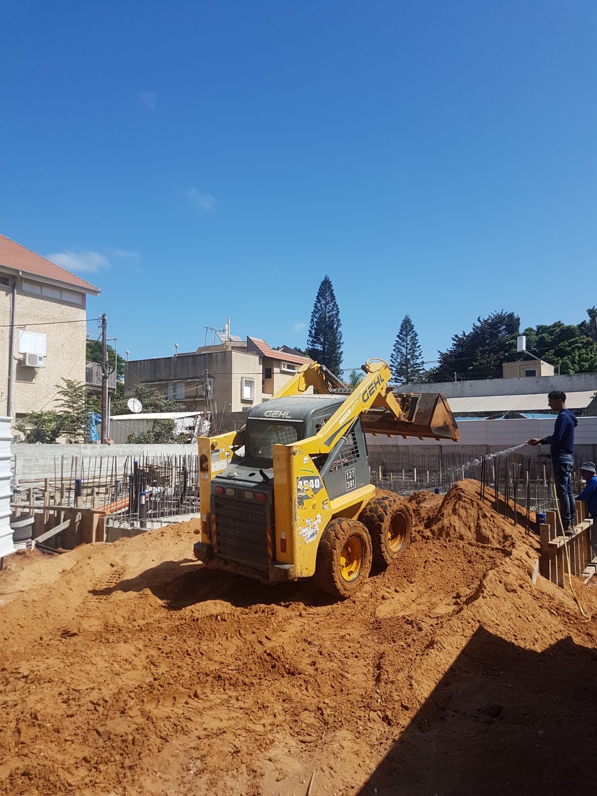 אתר בנייה בפרויקט התחדשות עירונית של דהרי בנתניה